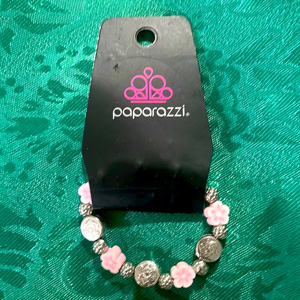 Paparazzi child’s bracelet 4.5inches long